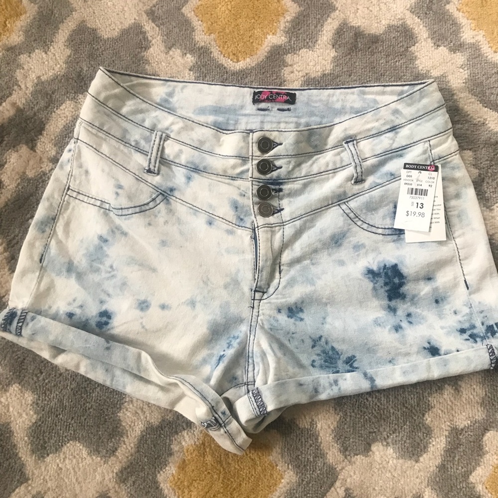 NWT ACID WASH JEAN SHORTS
